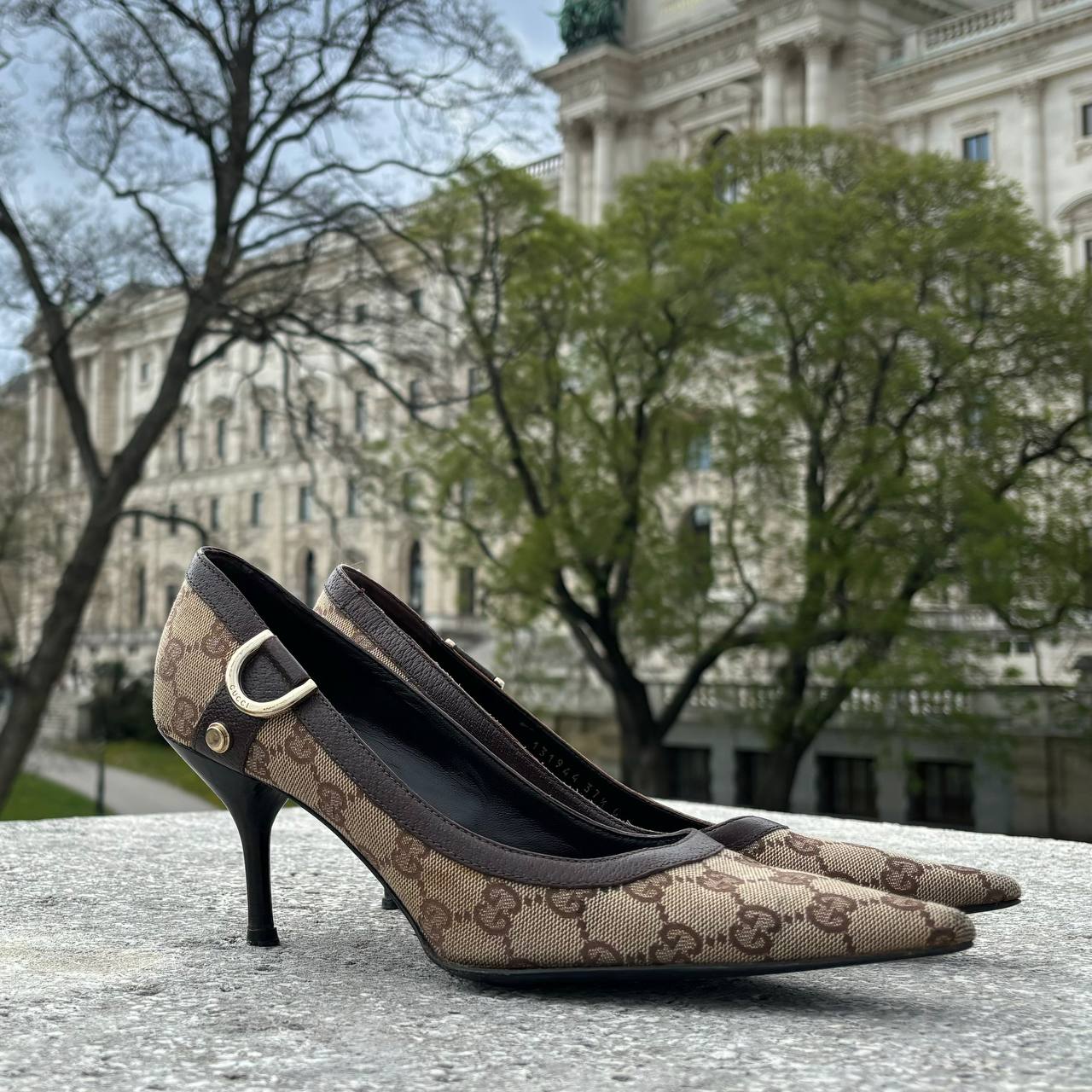 Gucci court shoes kitten heels