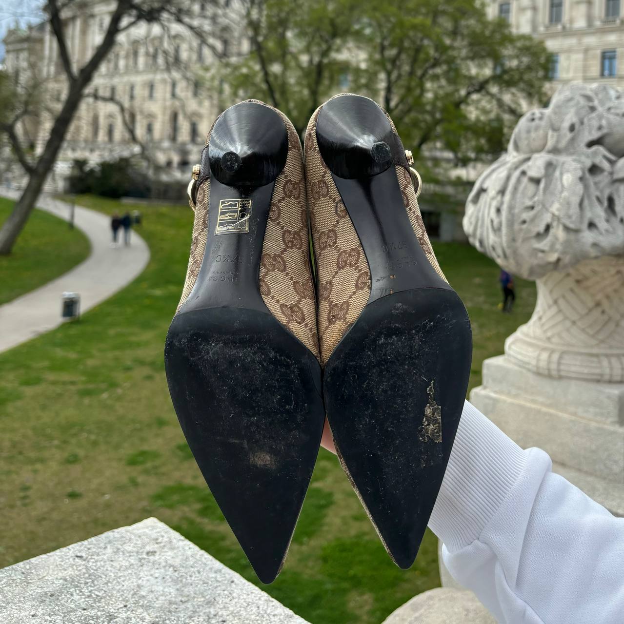 Gucci court shoes kitten heels