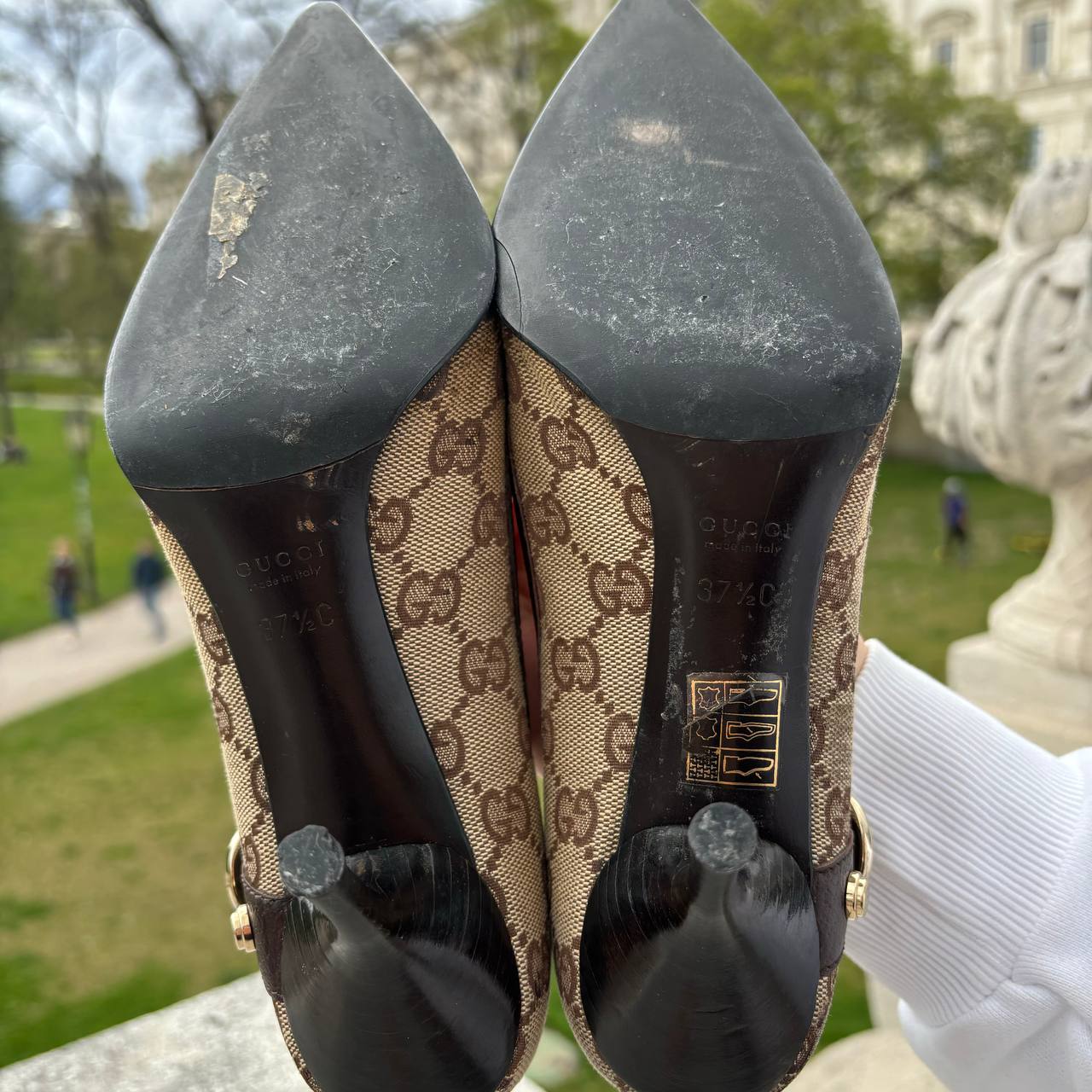 Gucci court shoes kitten heels