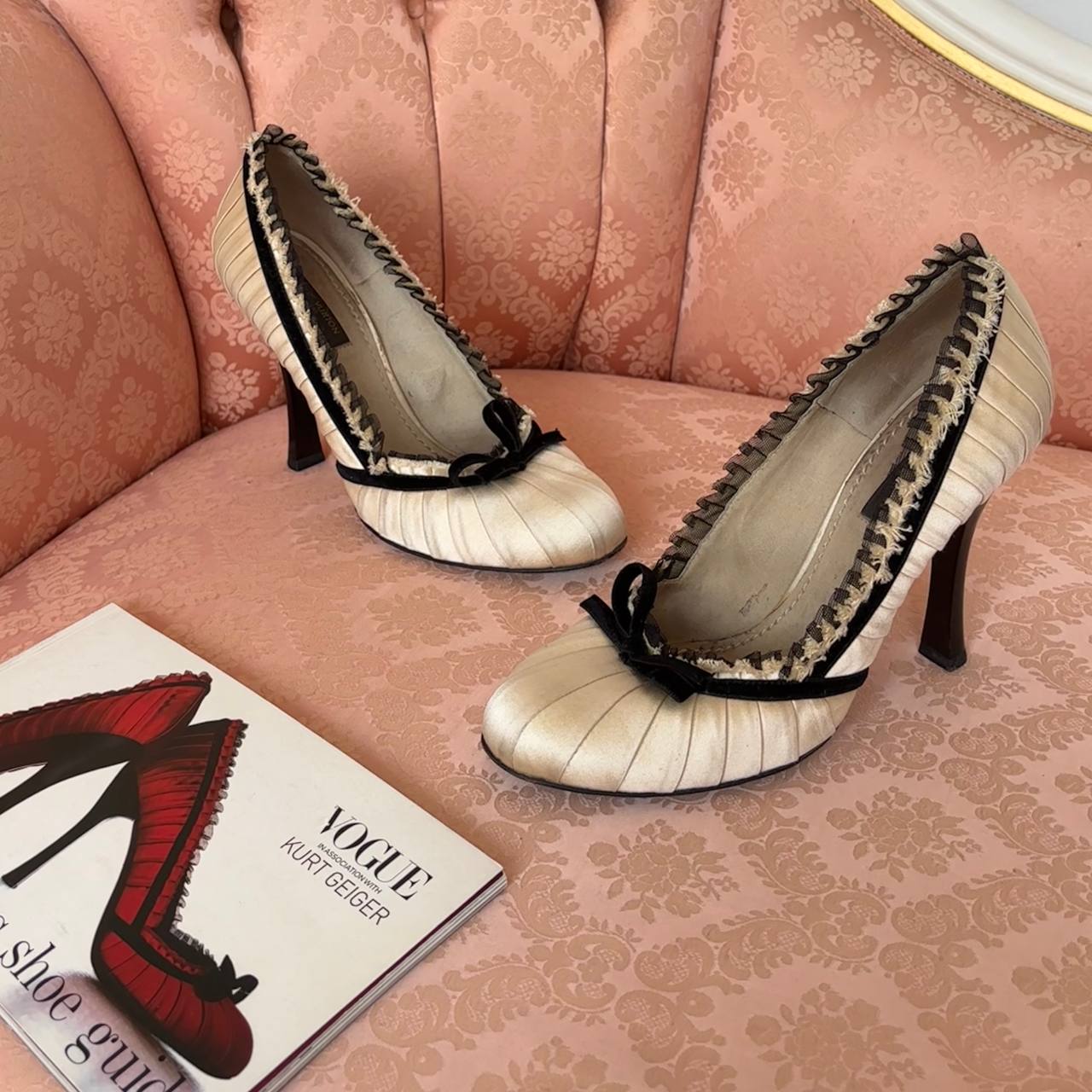 Louis Vuitton white cream Balmoral pumps
