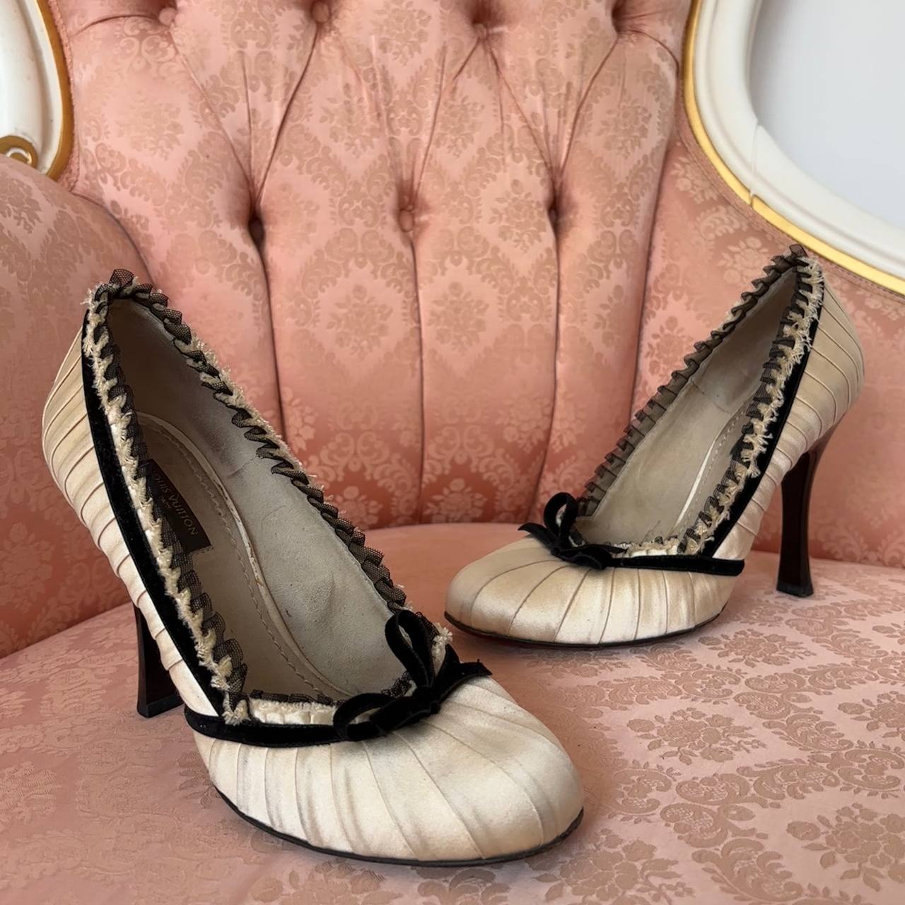 Louis Vuitton white cream Balmoral pumps