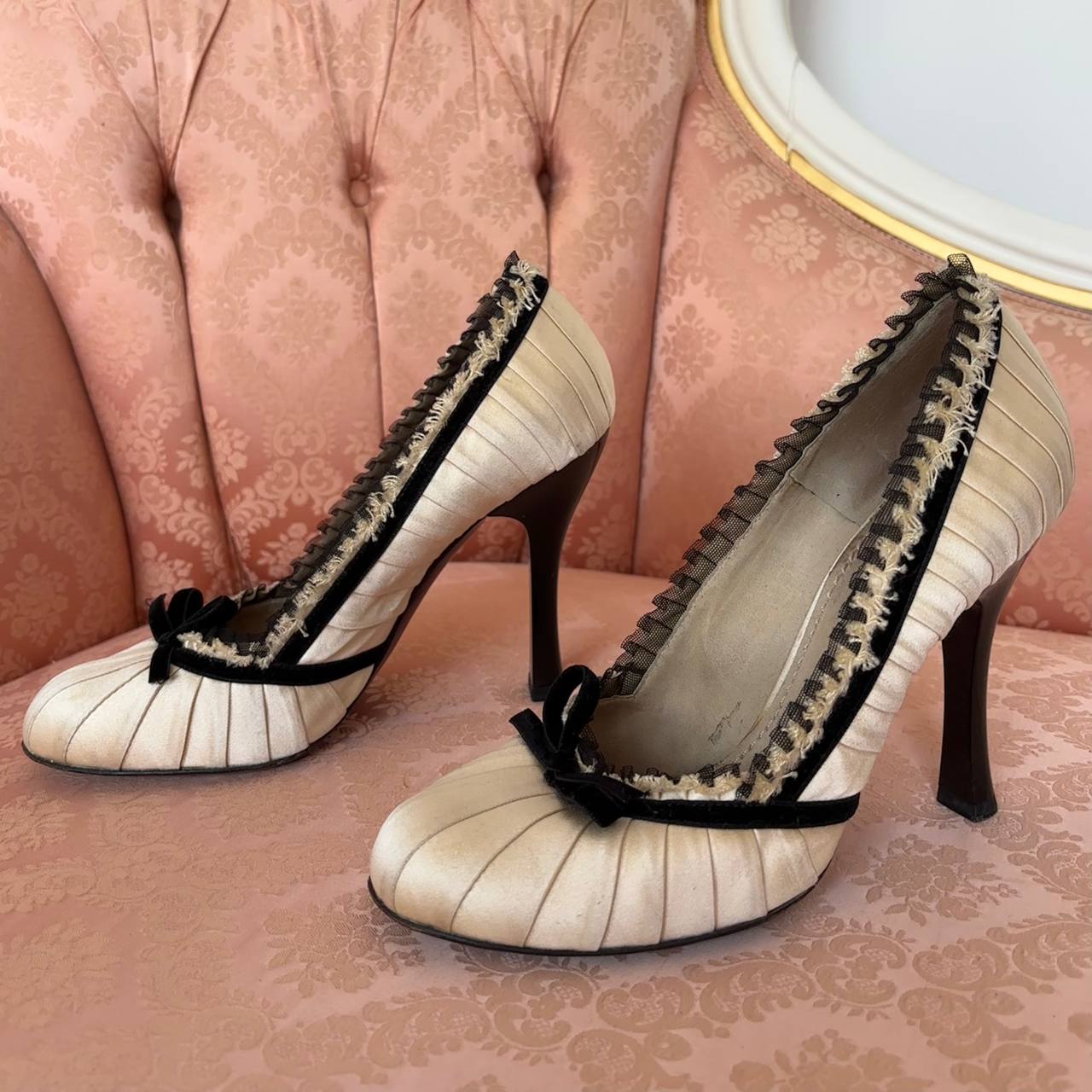Louis Vuitton white cream Balmoral pumps