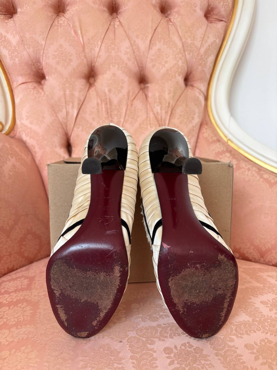 Louis Vuitton white cream Balmoral pumps
