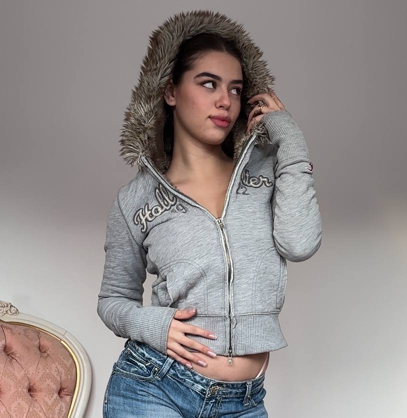 Hollister jumper sweater