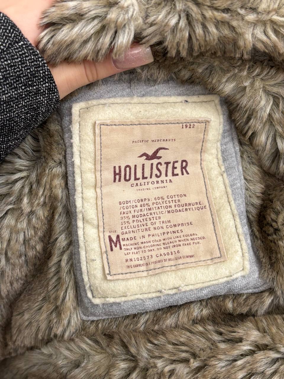 Hollister jumper sweater