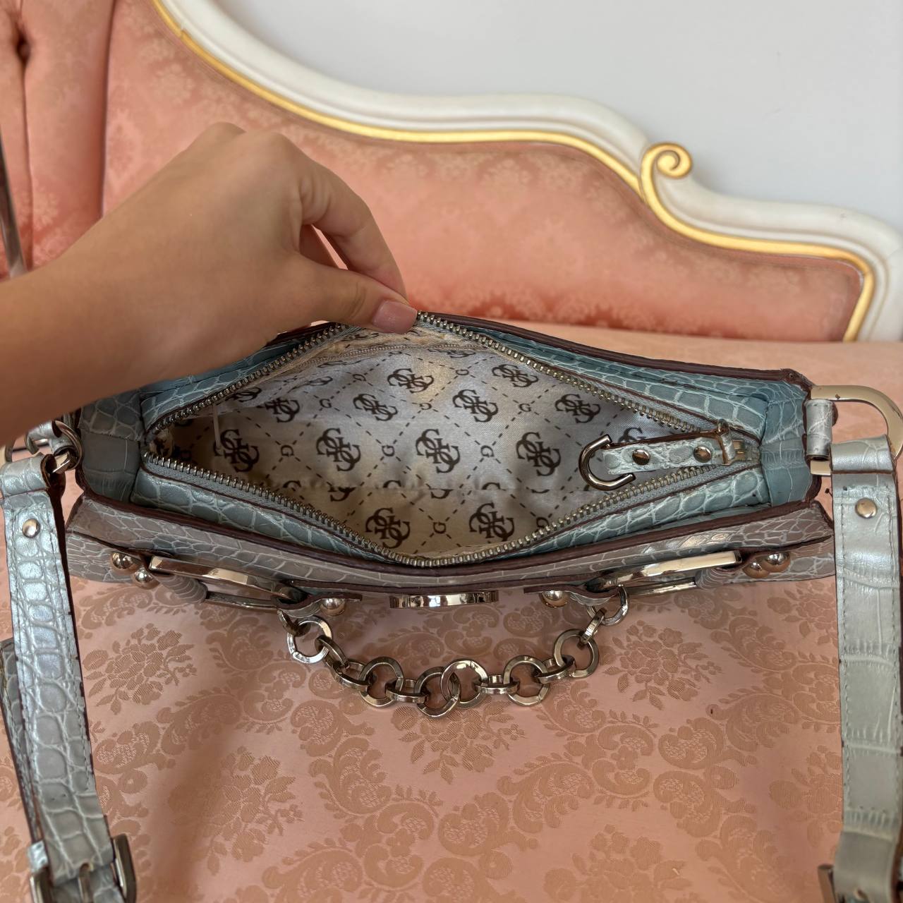 Guess baguette bag baby blue