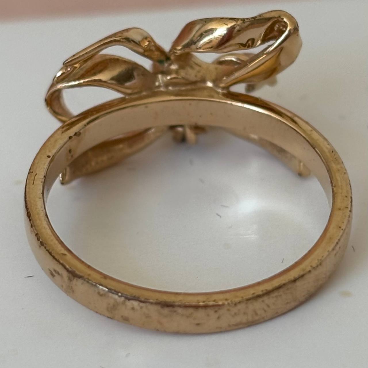 Christian Dior ring golden bow CD