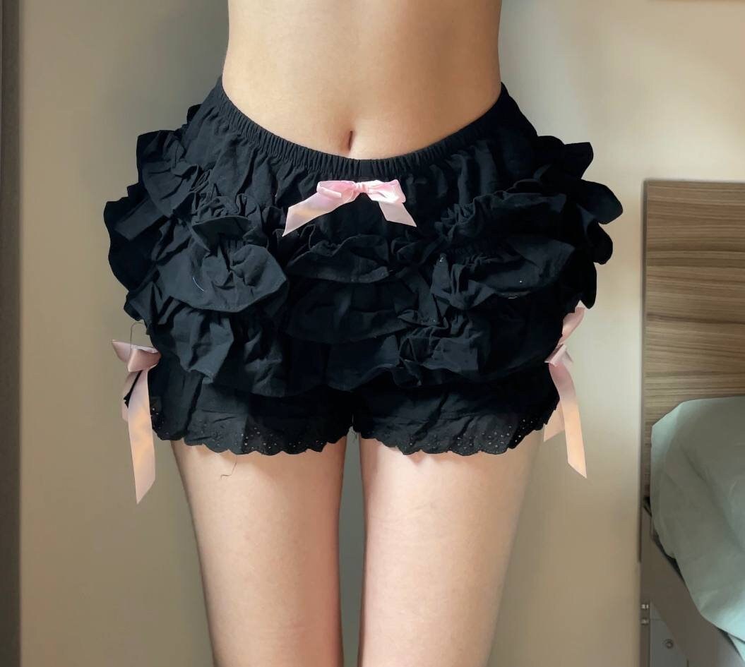 Dreamy bloomers shorts coquette vintage Edwardian 16th century style with voluminous ruffles and lace in vintage coquette Japanese style