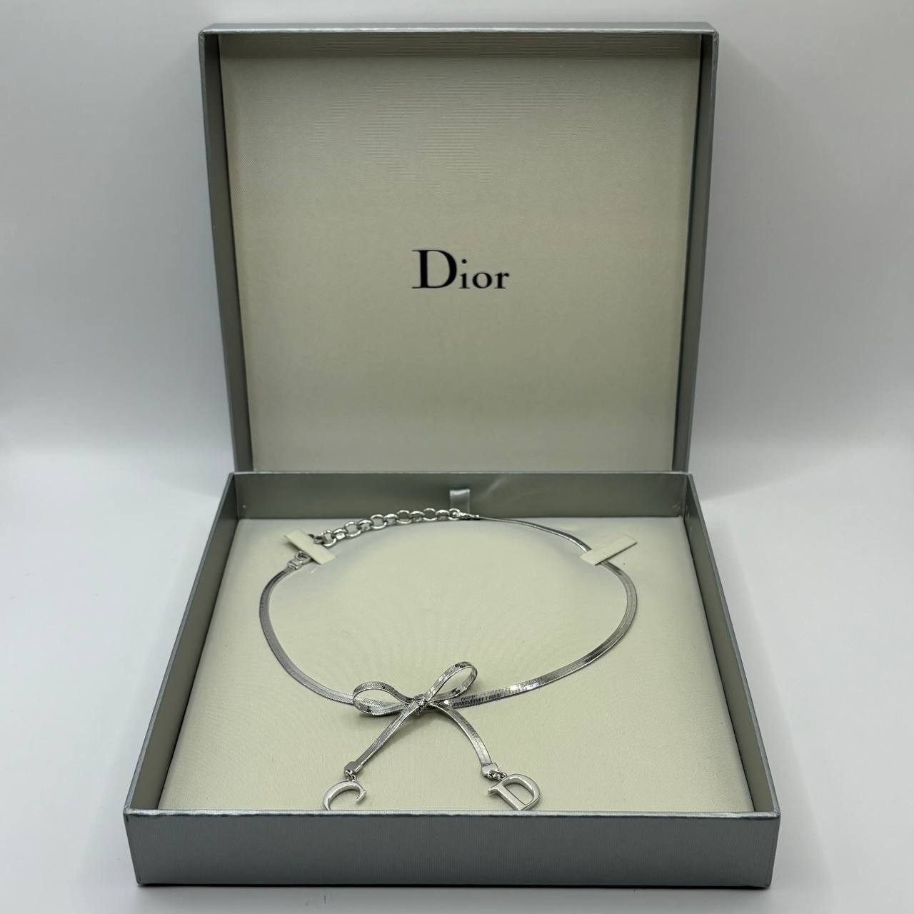 Christian Dior necklace silver bow CD coquette round chocker y2k old money