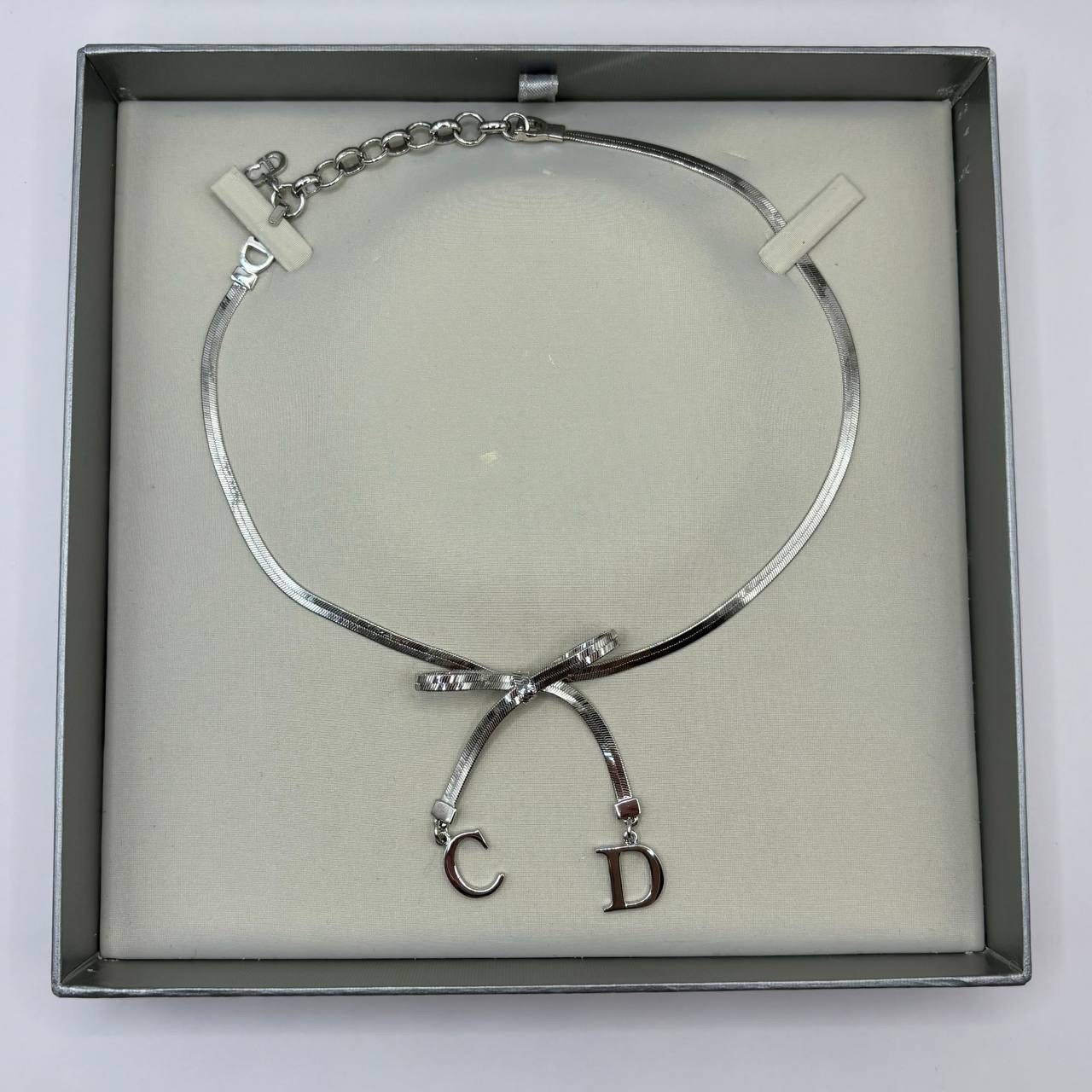Christian Dior necklace silver bow CD coquette round chocker y2k old money