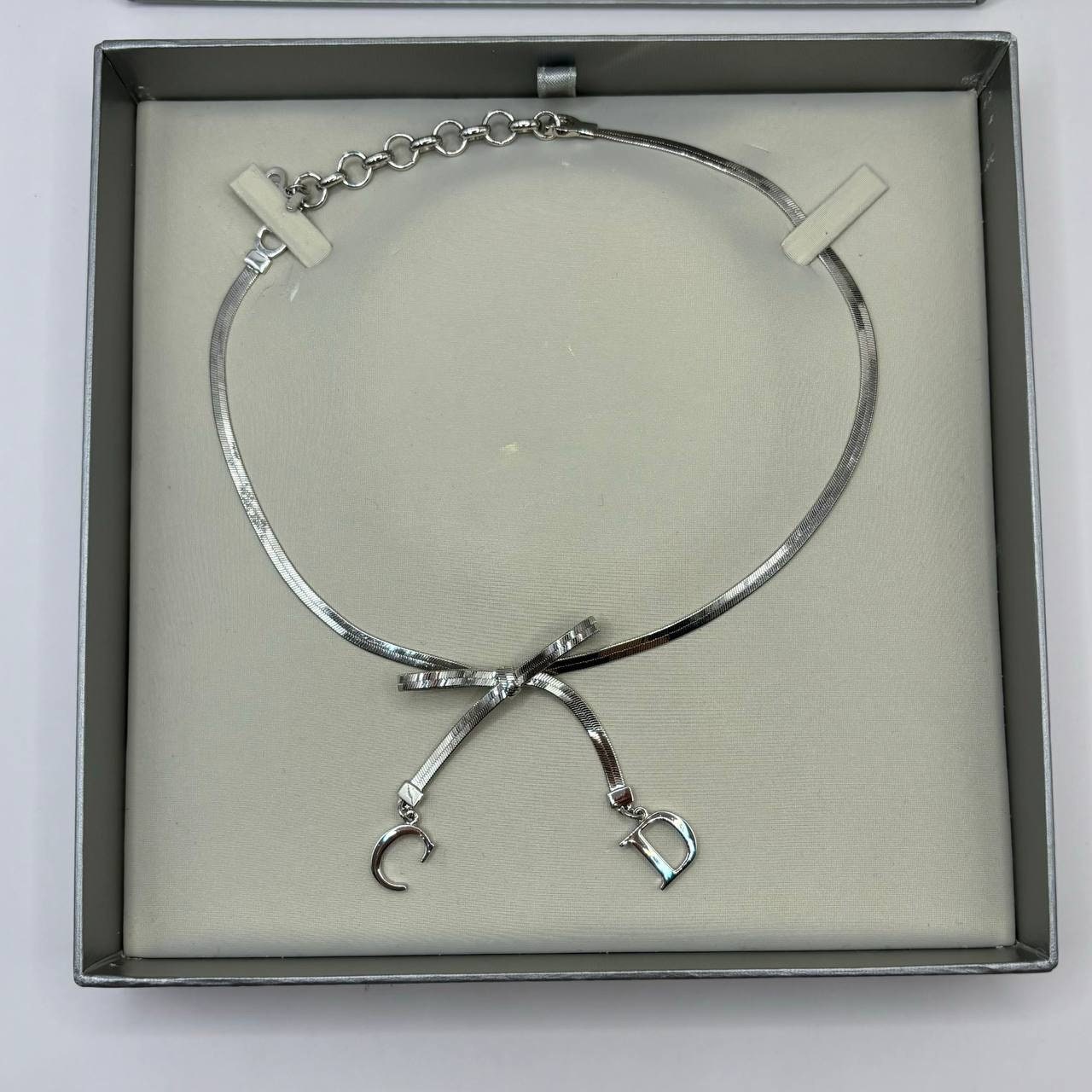 Christian Dior necklace silver bow CD coquette round chocker y2k old money