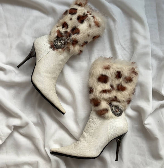 Italian vintage pointed heels with leopard fur