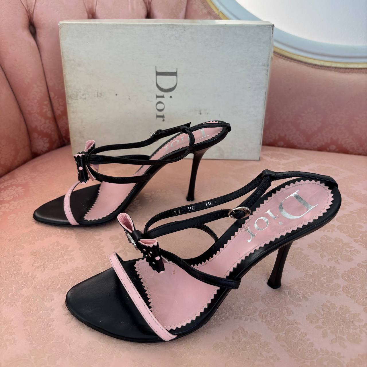 Dior RARE bow sandals