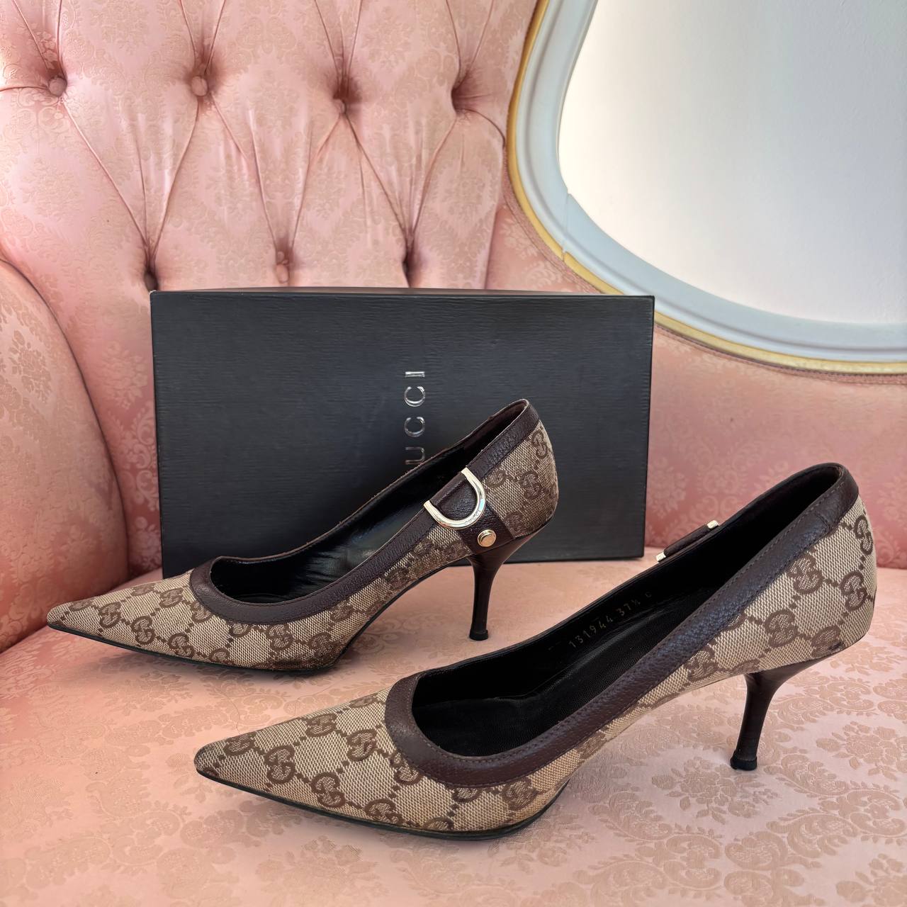 Gucci court shoes kitten heels