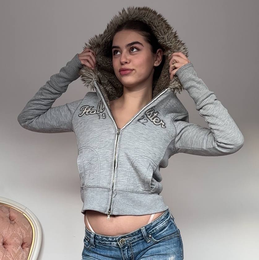 Hollister jumper sweater