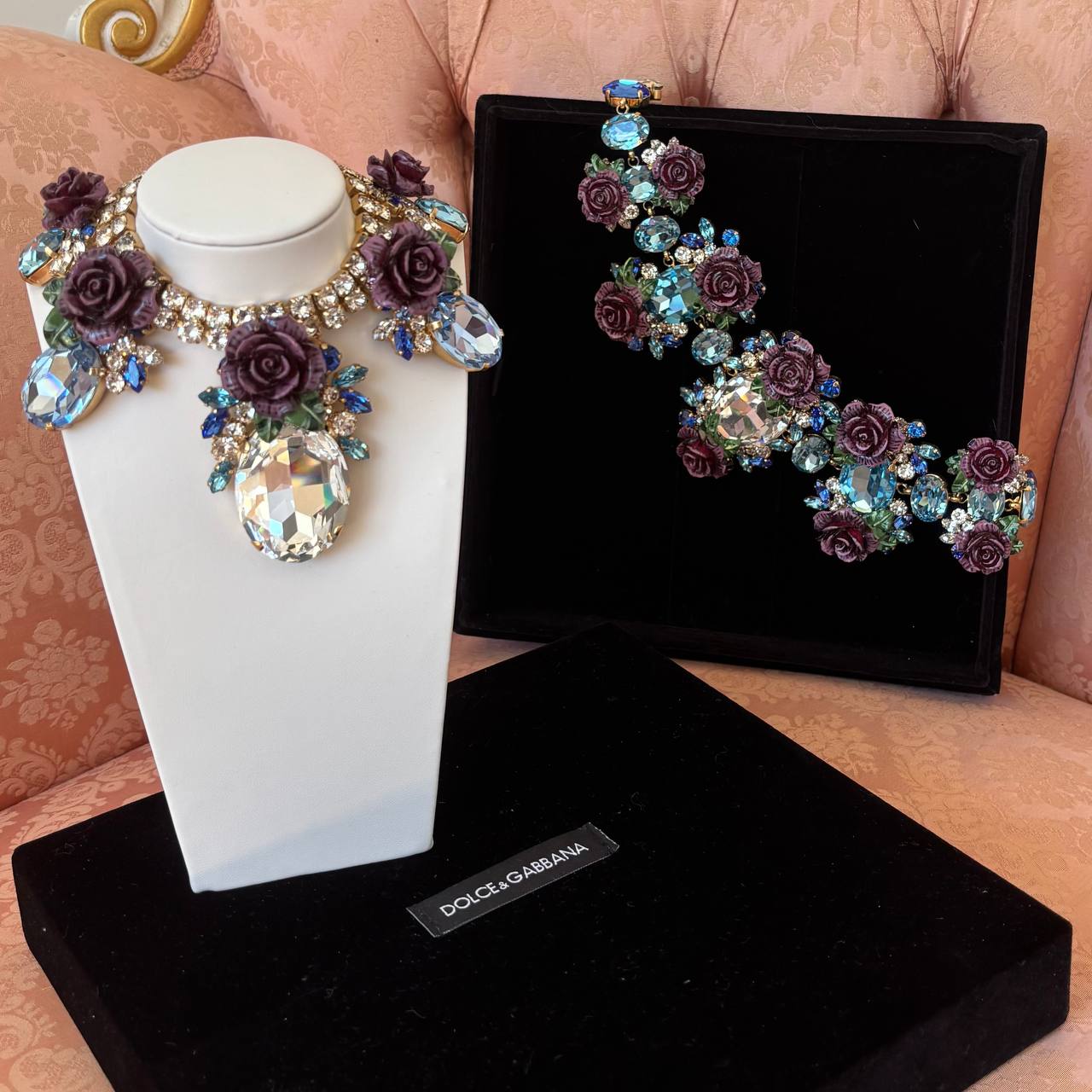 Dolce Gabbana set bracelet and necklace golden