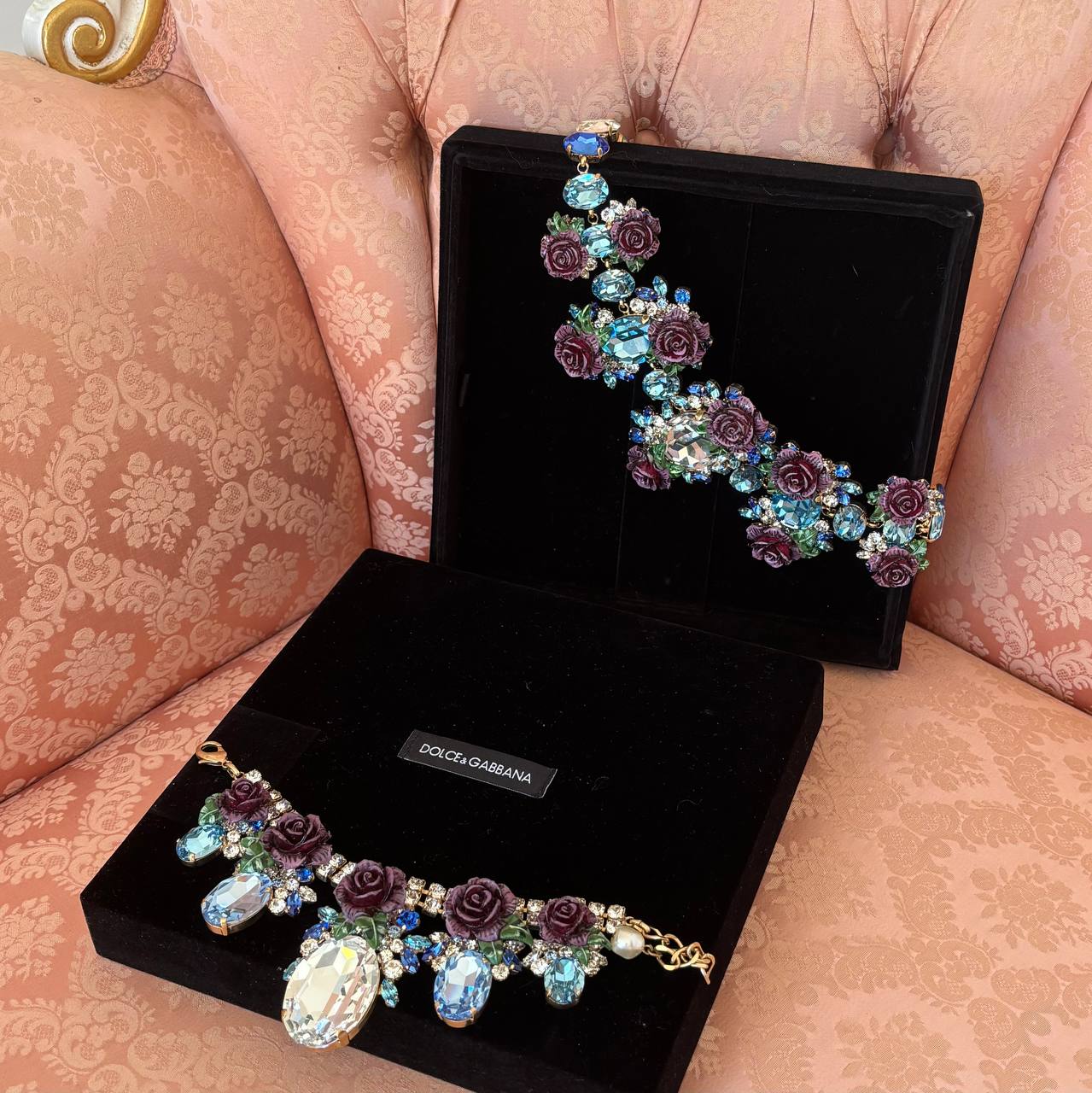 Dolce Gabbana set bracelet and necklace golden