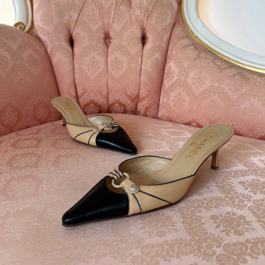 Chanel classical slingback in beige and black