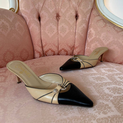 Chanel classical slingback in beige and black