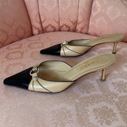 Chanel classical slingback in beige and black