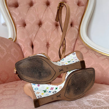 Louis Vuitton monogram white wedges