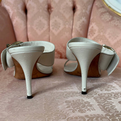 Gucci Ascot sandals in ecru white