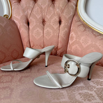 Gucci Ascot sandals in ecru white