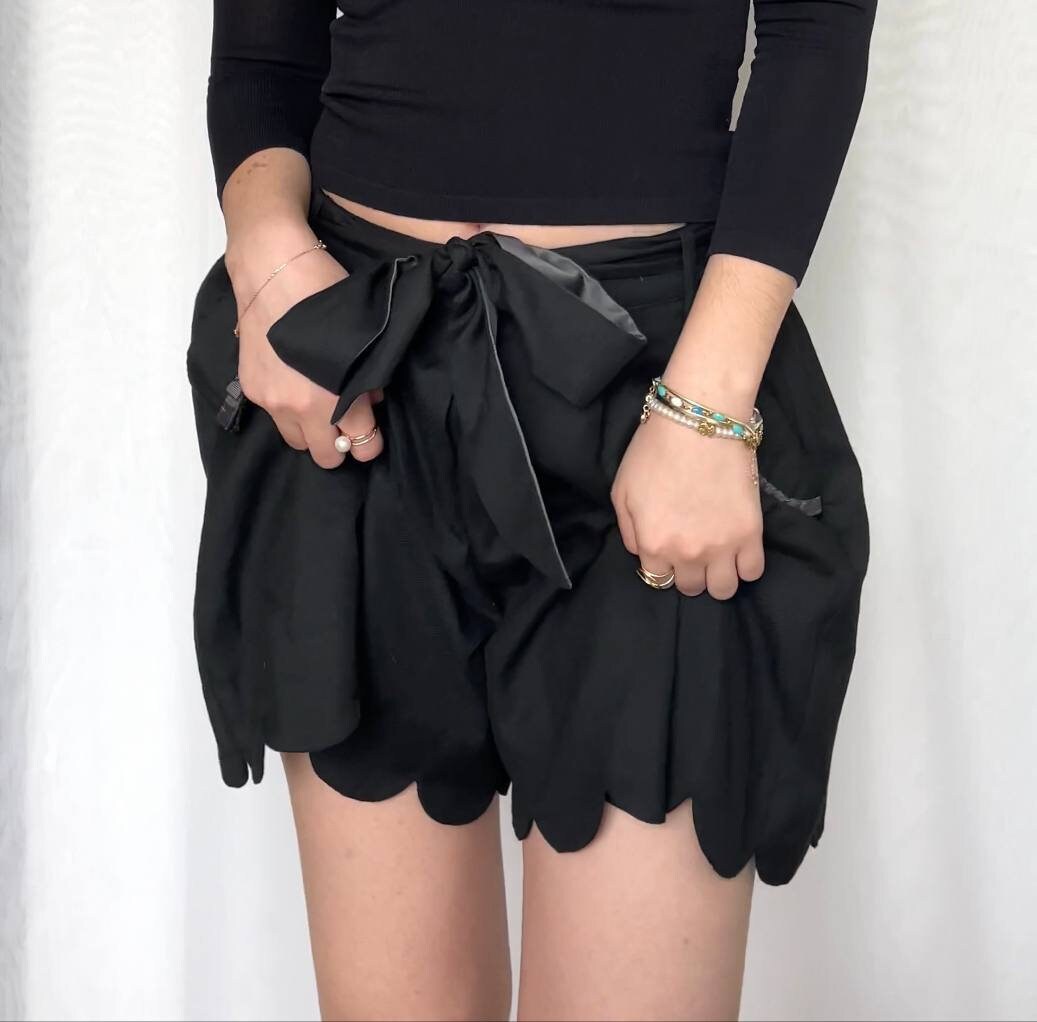 Axes Femme shorts bottom skort skirt black bow ruffled vintage y2k pilates coquette old money
