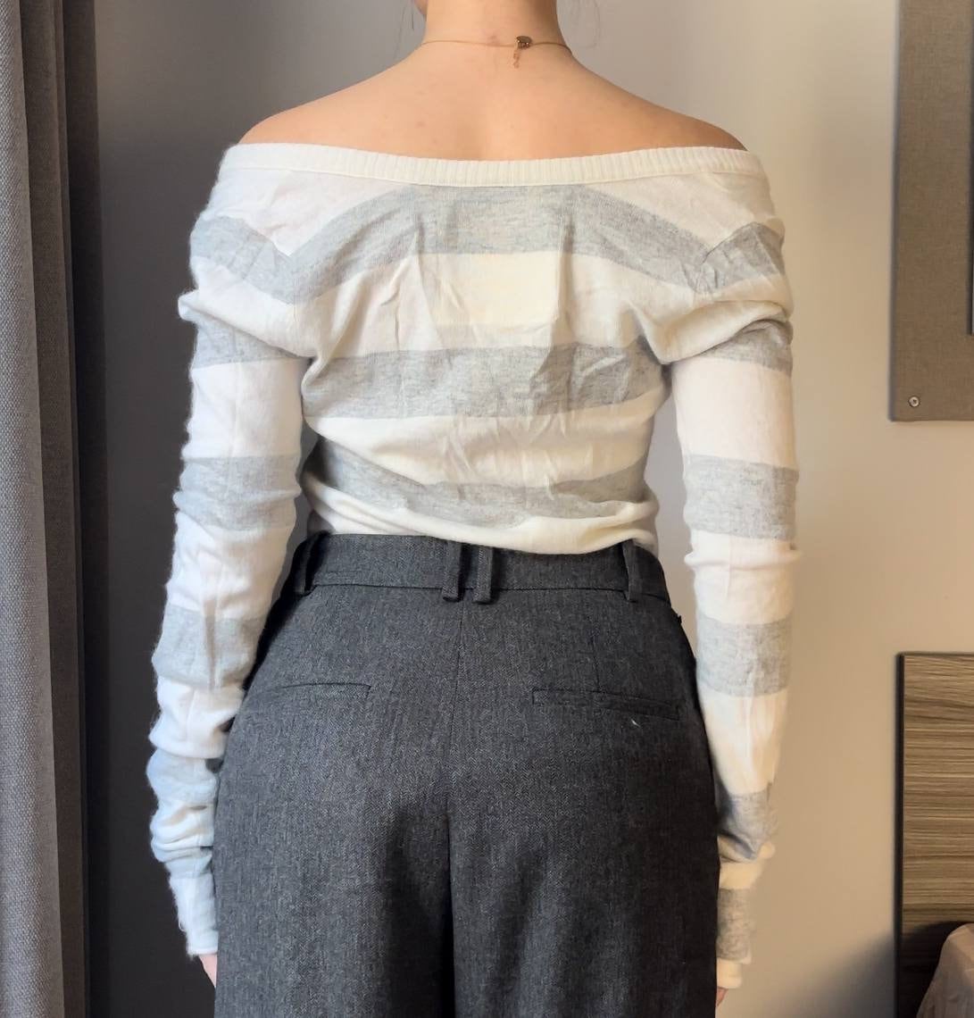 Abercrombie & Fitch Women's Grey and White Jumper