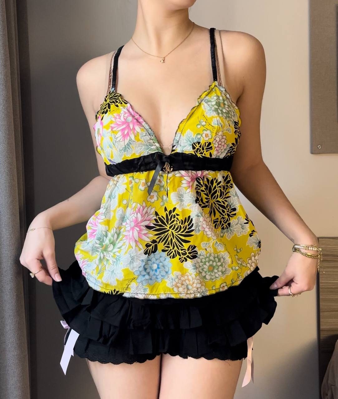Roberto Cavalli Women's Yellow and Black Crop-top