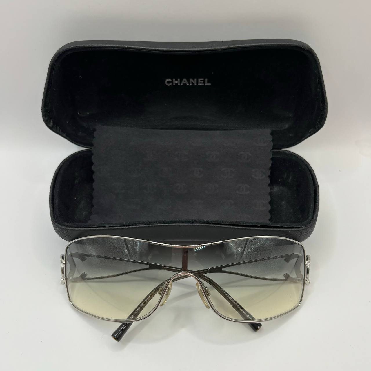 Chanel sunglasses vintage rimless frameless CC diamanté grey tan gradient with silver y2k with logo