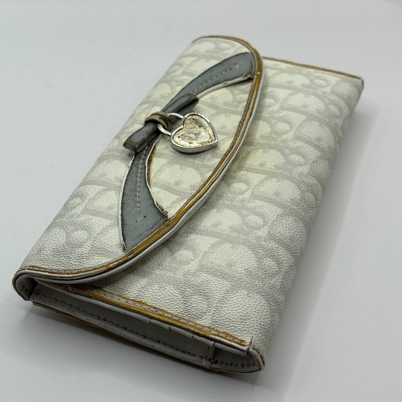 Dior wallet monogram romatique Diorissimo vintage y2k iconic collection in white and grey