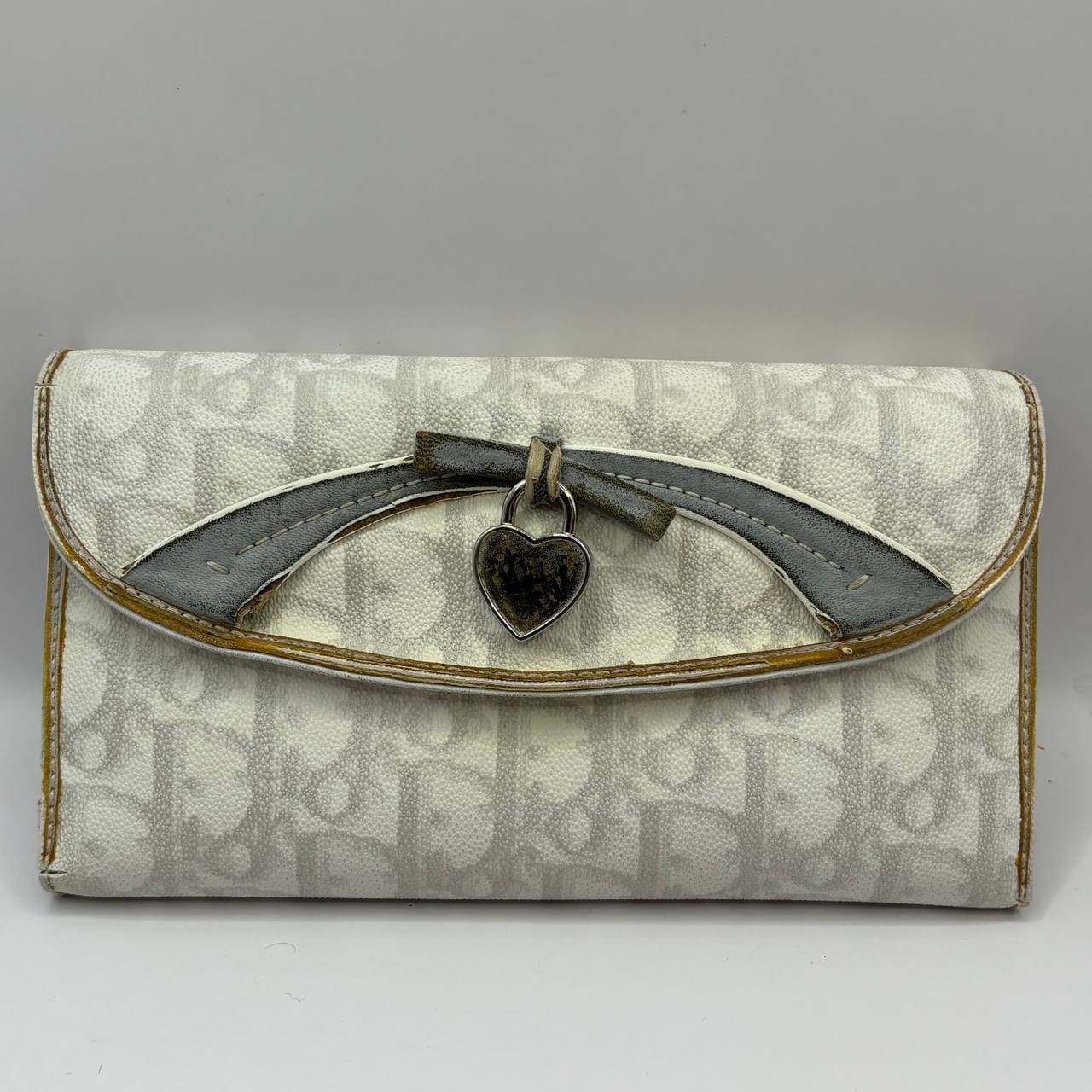 Dior wallet monogram romatique Diorissimo vintage y2k iconic collection in white and grey