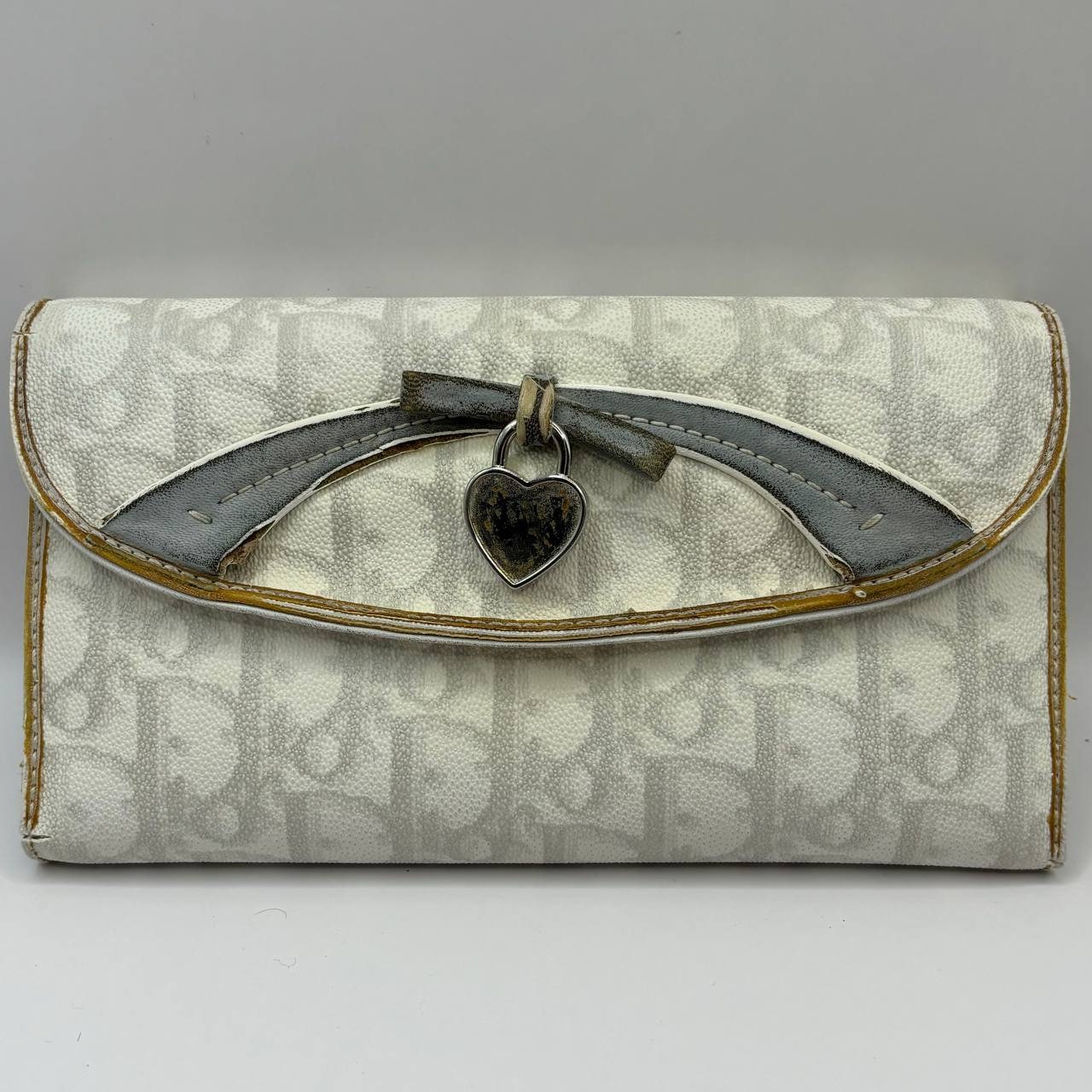 Dior wallet monogram romatique Diorissimo vintage y2k iconic collection in white and grey