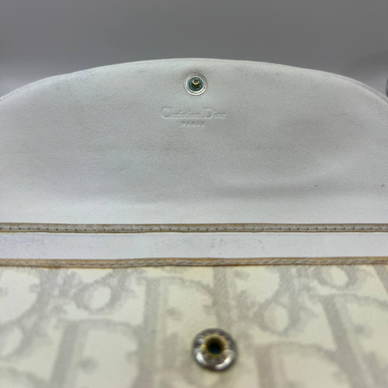 Dior wallet monogram romatique Diorissimo vintage y2k iconic collection in white and grey
