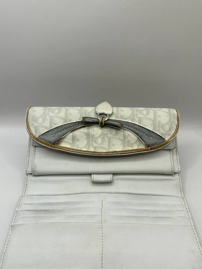 Dior wallet monogram romatique Diorissimo vintage y2k iconic collection in white and grey