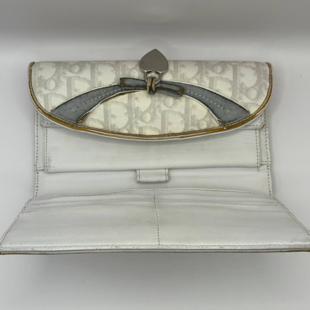 Dior wallet monogram romatique Diorissimo vintage y2k iconic collection in white and grey